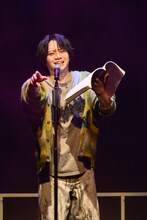 山根綺・佐藤流司・山口勝平ら出演、朗読劇「紫苑のもみじ」開幕