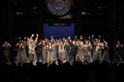 劇団四季 ミュージカル「ノートルダムの鐘」大阪公演の初日カーテンコールより。©Disney（撮影：阿部章仁）