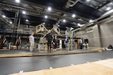 日米合作ブロードウェイミュージカル「フル・モンティ」の稽古の様子。（撮影：伊藤智美）