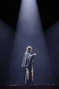 「TOKYO INSIDE CLUB “The Last Dance” / OTOGI -TAICHI SAOTOME 30TH ANNIVERSARY STAGE-」より。（撮影：小境勝巳）