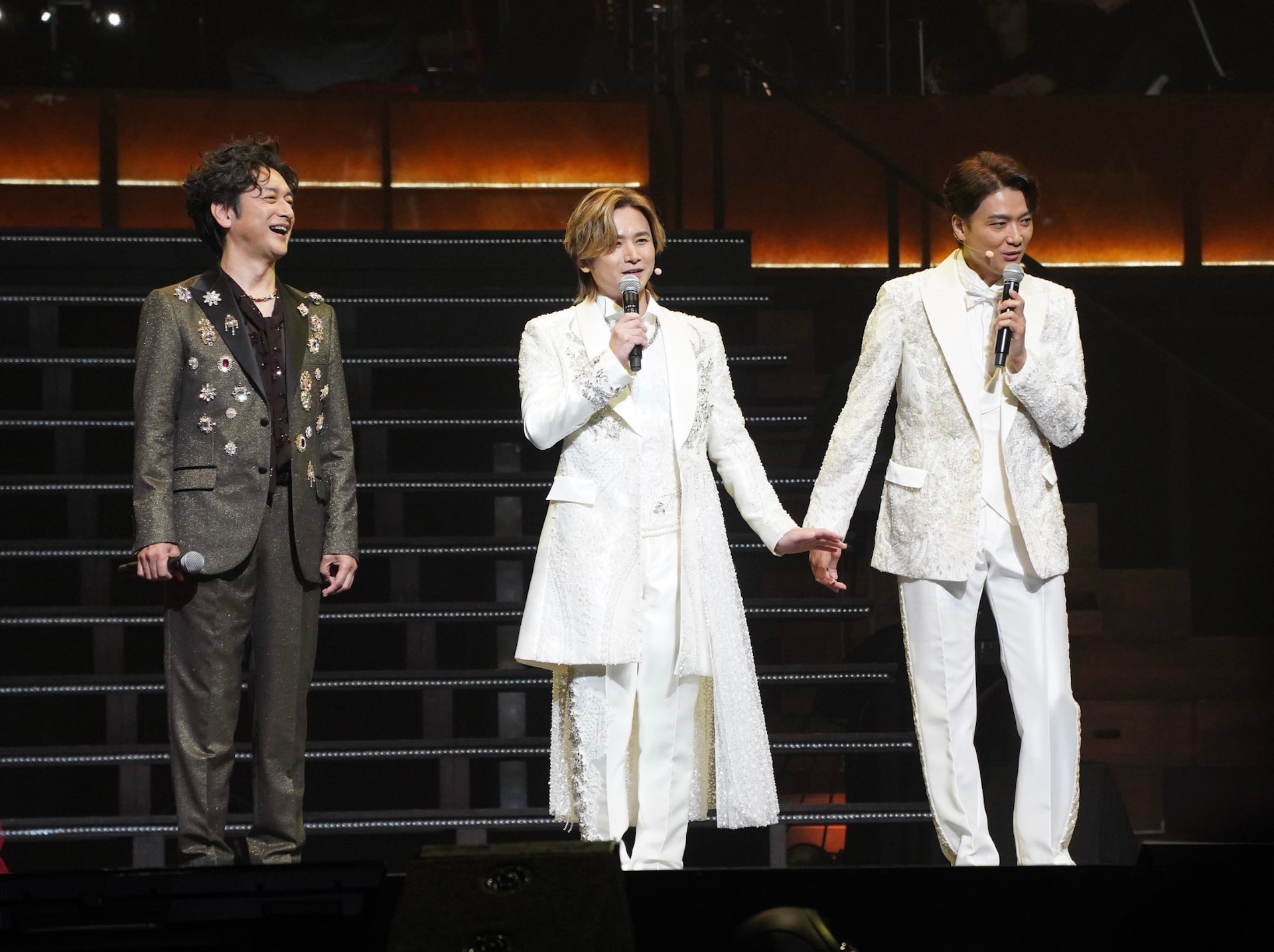 ダミアン・ジャレと名和晃平のコラボ作品が犬島で、出演に森山未來
