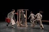 カンパニーデラシネラ「はだかの王様」過去公演より。
