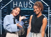 「礼真琴 CROSS HAUS（クロス ハウス）」#1 初回60分拡大スペシャルより礼真琴（写真左）、Crystal Kay。