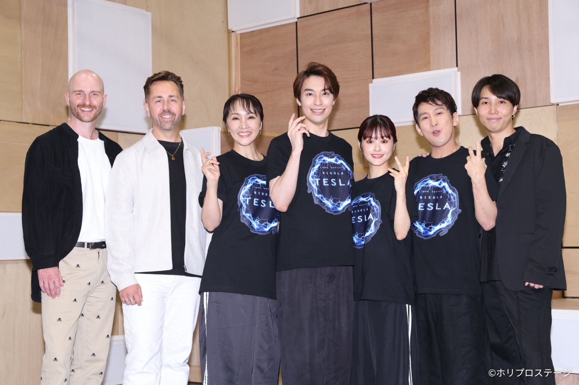 新作ミュージカル「ニコラ・テスラ」出演者たちが歌唱披露、海宝直人