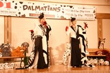 ミュージカル「101ダルメシアンズ」制作発表記者会見より、左から蘭寿とむ、新妻聖子。
