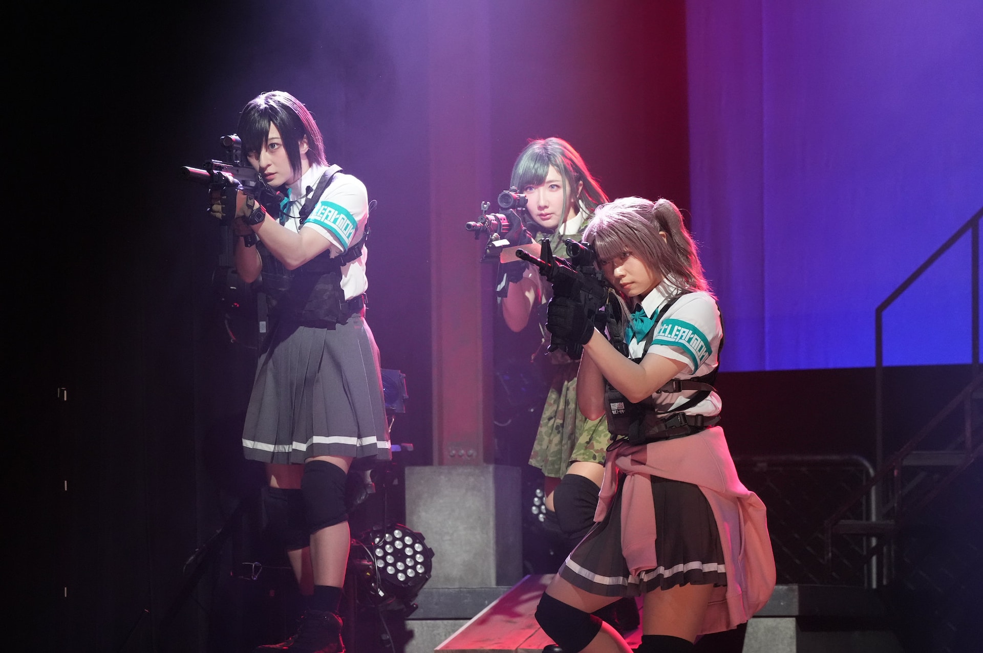 武装JKを目に焼き付けて！本西彩希帆・星守紗凪W主演「リトルアーモリー THE STAGE」開幕