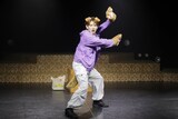 赤澤遼太郎29歳記念公演 舞台「踊らないと出られなイ世界」より。