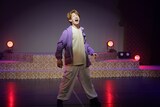 赤澤遼太郎29歳記念公演 舞台「踊らないと出られなイ世界」より。