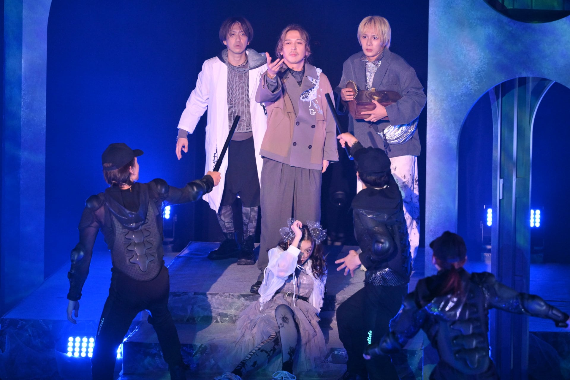 舞台は近未来、西田大輔率いるAND ENDLESS30周年公演スタート