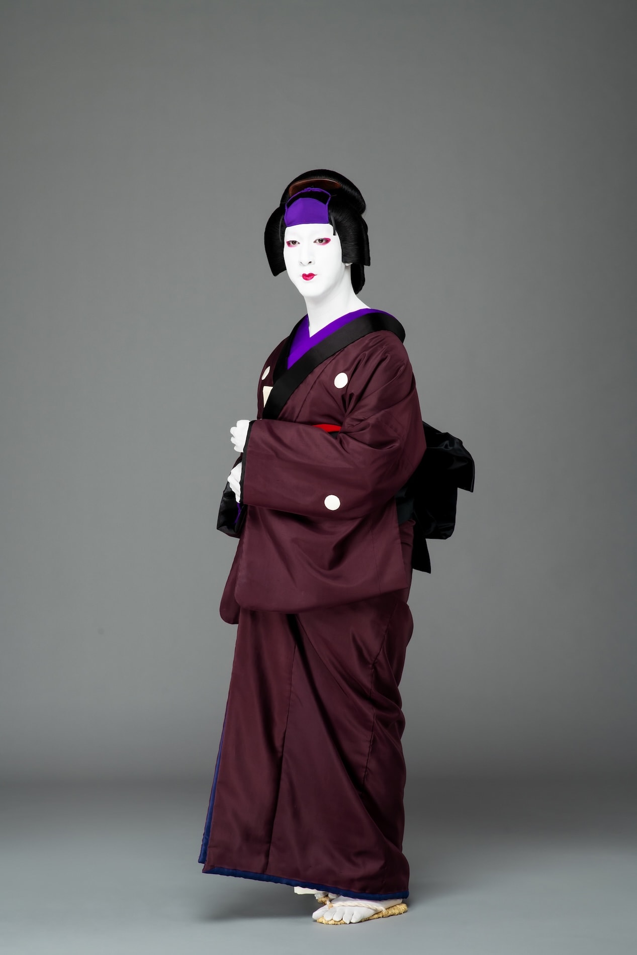 青木陽菜扮する右代宮朱志香。 [画像ギャラリー 8/26] - ステージナタリー