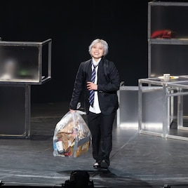 音楽座ミュージカルの新作「カイブツはささやく」プレビュー公演が閉幕、舞台写真＆コメント到着