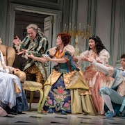 【BROADWAY THIS WEEK】家を失ったビリー・クリスタルの一人芝居「860」、ビル・アーウィンが新たに立ち上げる「病は気から」