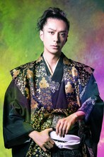 松本寛也扮する虎徹。