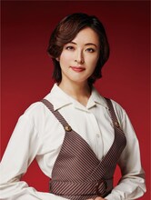 市村菊子を演じる蓮つかさのビジュアル。