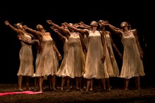 ピナ・バウシュ「春の祭典」より。（Photo by Maarten-Vanden-Abeele）(c)Pina Bausch Foundation