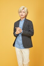 徳井太一扮する白瀬優馬。