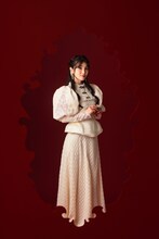 古賀葵のキャストビジュアル。