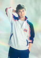 鯨井康介扮する鹿島雄三。