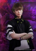 橋本真一扮する香羊。