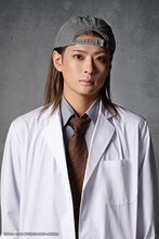 久保侑大扮する柴田。