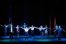 東京マハロ 第28回公演「スープラに乗って」より。