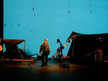 マームとジプシー「equal」より。（撮影：細野晋司