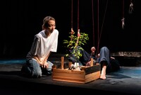 松本奈々子＆アンチー・リン（チワス・タホス）「ねばねばの手、ぬわれた山々」