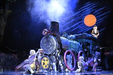 劇団四季 ミュージカル「キャッツ」過去公演の様子。（撮影：荒井健）
