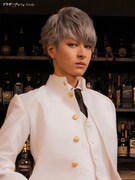 新納直扮する四菱ダイヤ。