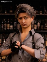 Kaito扮する黒羽ミツバ。