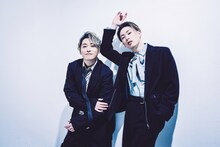 左から川原一馬、塩田康平。