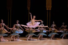 オーストラリア・バレエ団「ドン・キホーテ」より。（Photo by Rainee Lantry）