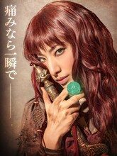 ミュージカル「十二国記 -月の影 影の海-」より、柚香光扮するヨウコ。