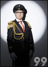 Q-TARO扮する大野木。