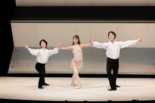 「Pasde Trois」（2024年公演）より。（Photo by Shoko Matsuhashi）