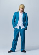 上山航平扮する藤堂葵の制服姿。