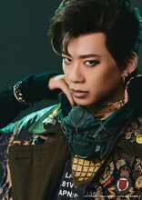 Jun扮する霧村徳磨。