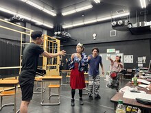 兵庫県立ピッコロ劇団ファミリー劇場「タラレバ幽霊とタカラの山」稽古の様子。