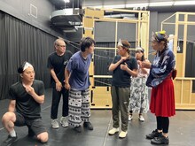 兵庫県立ピッコロ劇団ファミリー劇場「タラレバ幽霊とタカラの山」稽古の様子。