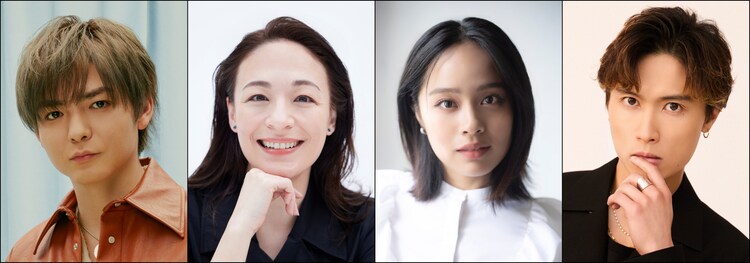 左から薮宏太、シルビア・グラブ、清水美依紗、橋本良亮。