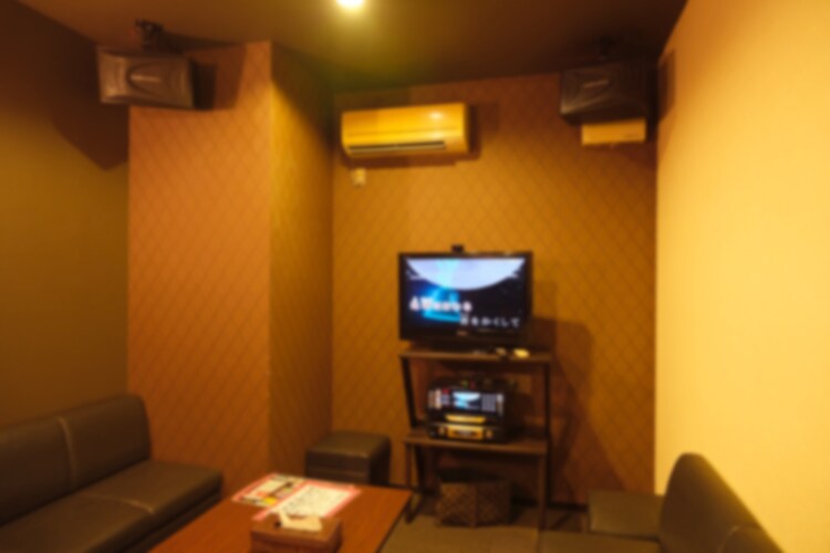 一人の俳優のための五人の演出家による上演 IV「実況カラオケ副音声」ビジュアル