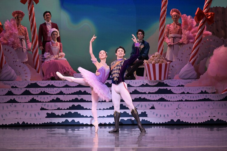 新国立劇場バレエ団「くるみ割り人形」過去公演より。（撮影：鹿摩隆司）