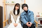 小栗有以（写真左）、ゆうたろうの夫婦カット。
