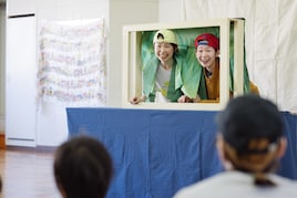 くちびるの会「まちで出会う紙おしばい──親子と地域にひらく小さな舞台芸術」