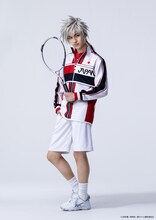 内海太一扮する仁王雅治。