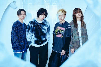 13.3g「潜在的なアイ」特集｜“新世代カメレオンバンド”がメジャーデビュー