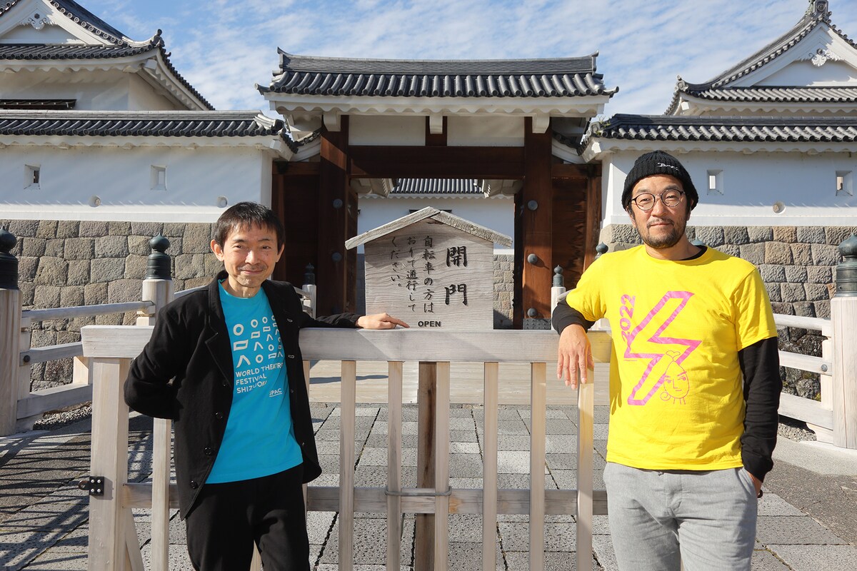 左から宮城聰、ウォーリー木下。