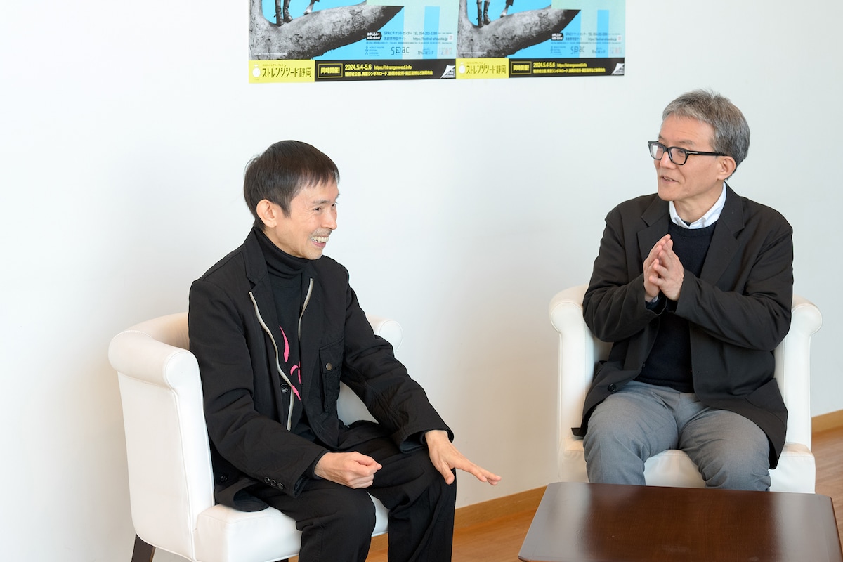 左から宮城聰、中島諒人。