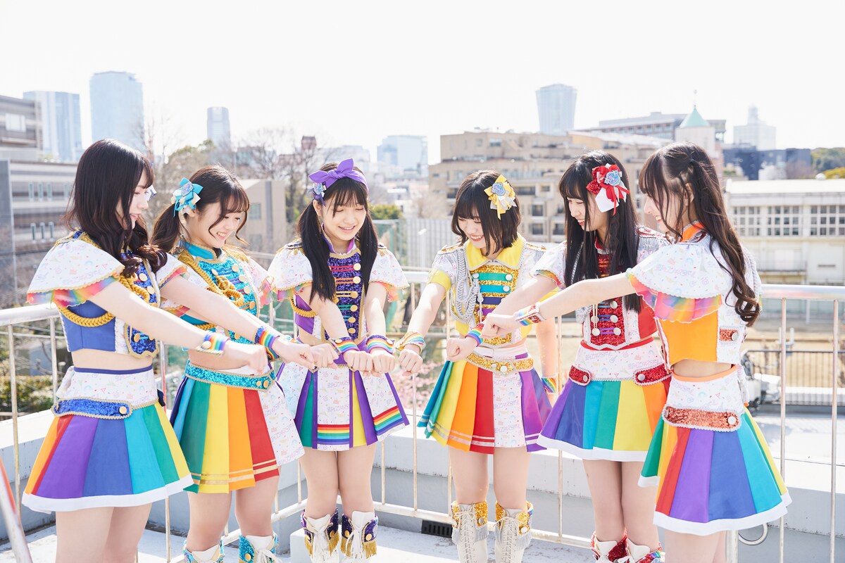 左から桐乃みゆ、山崎夏菜、蛭田愛梨、的場華鈴、中村朱里、神田ジュナ。