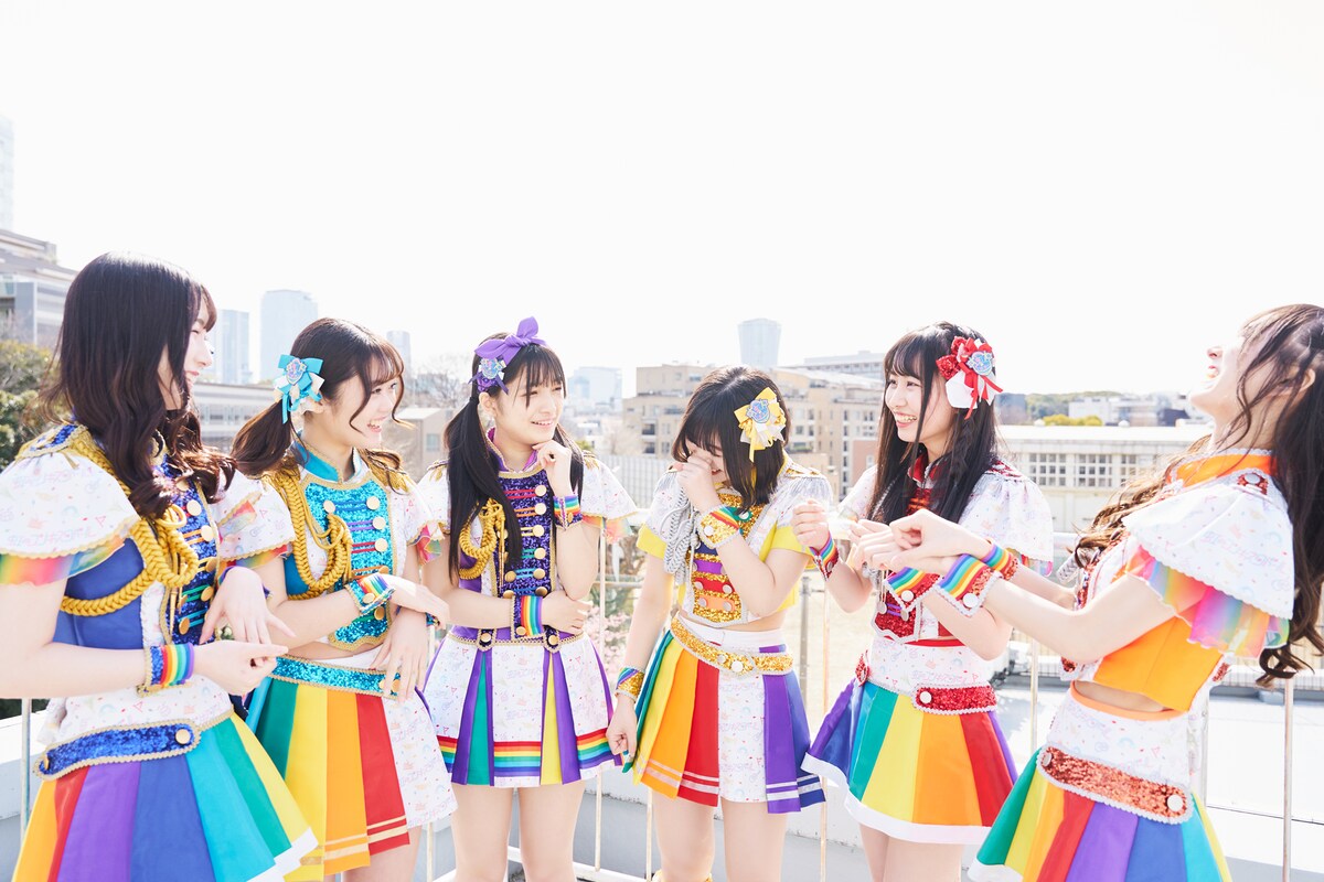 左から桐乃みゆ、山崎夏菜、蛭田愛梨、的場華鈴、中村朱里、神田ジュナ。